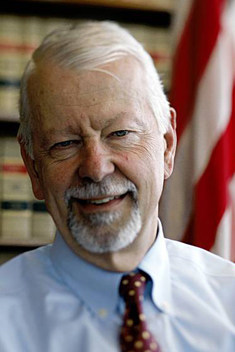 News-judge-vaughn-walker-top-1