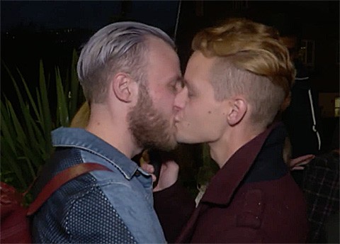 Kiss