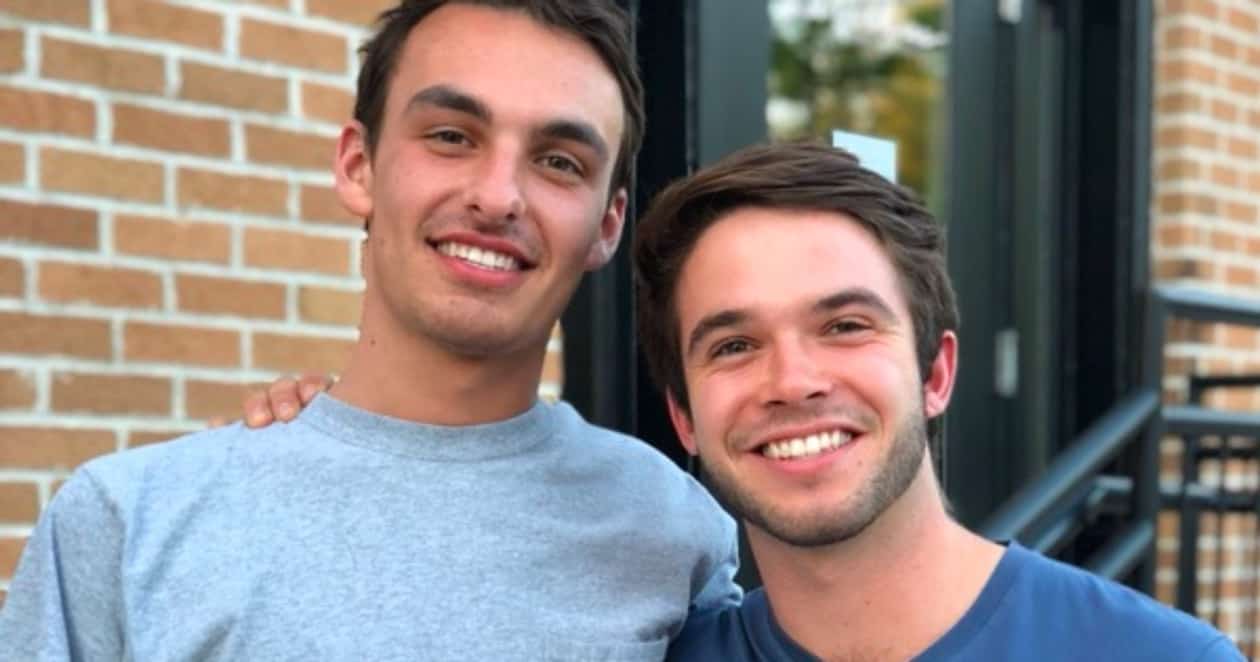 gay lyft kissing