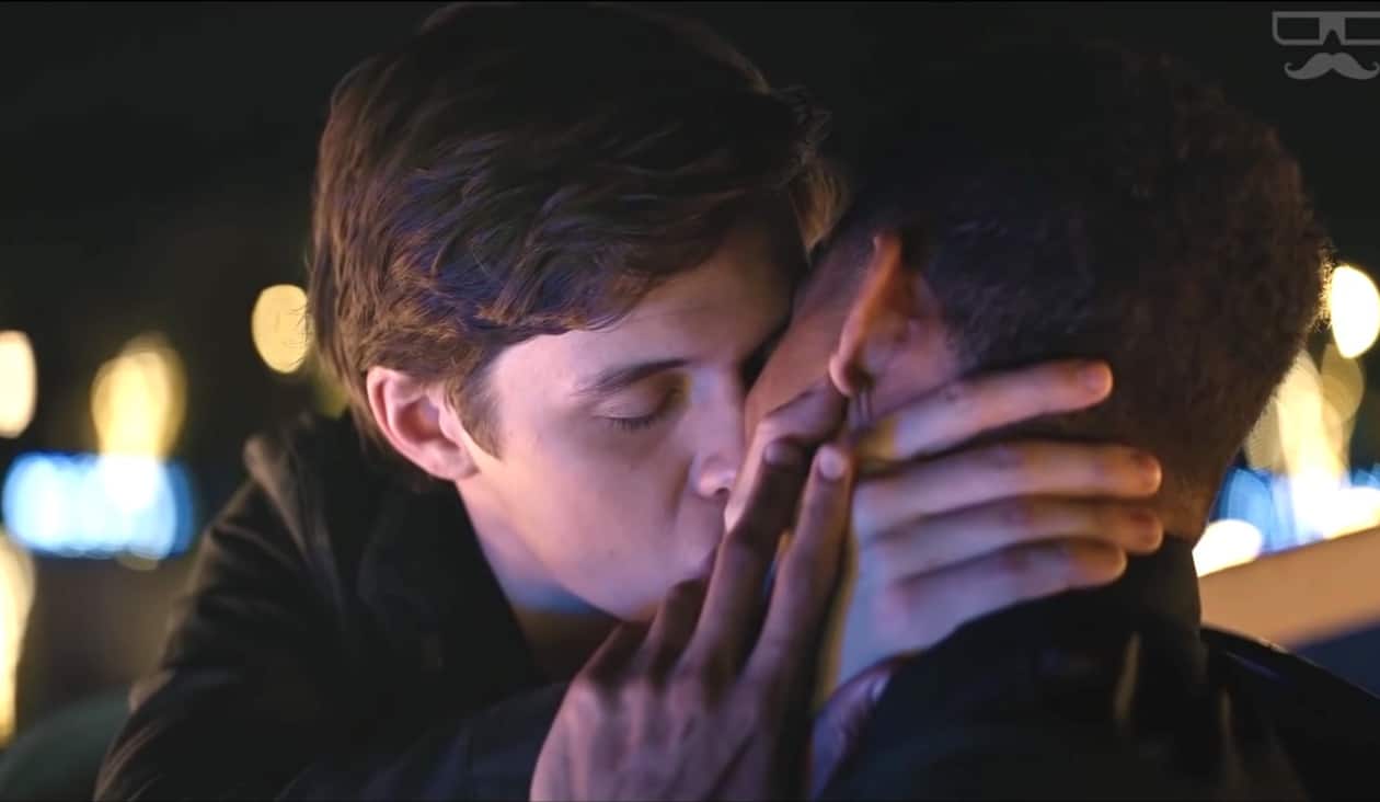 Love Simon kiss