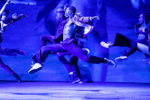 6122 Dharon E. Jones and the cast of WEST SIDE STORY Photo by Jan Versweyveld