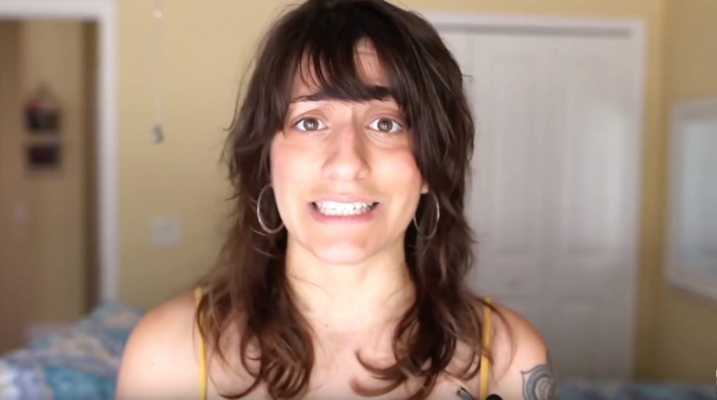 Longtime Lesbian Youtuber Arielle Scarcella Says She'S Leaving 'The Ridiculously Woke Left' — Watch 1 Ariella Scarcella