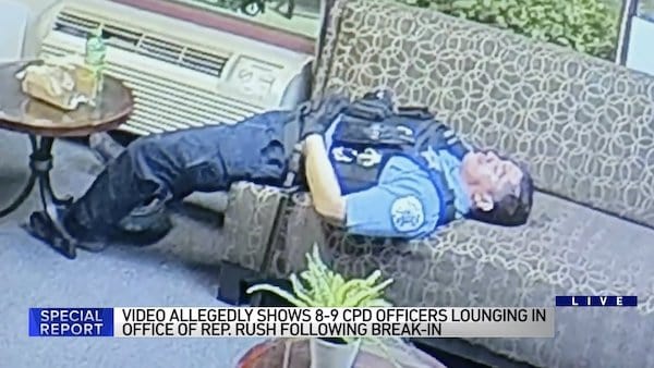 Chicago Cops Enjoyed Coffee, Popcorn, Naps In Congressman'S Office As Looting Raged Outside: Video 1 chicago cops 1