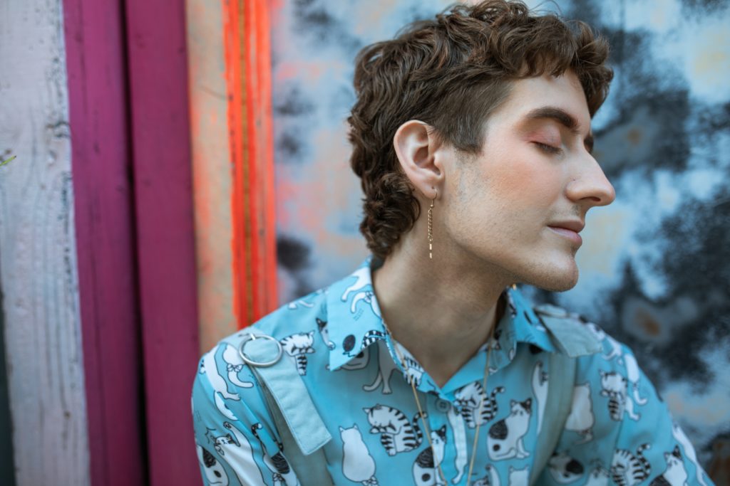The Nonbinary Experience With Support: ‘I Just Feel Like Myself’: 1 nonbinary