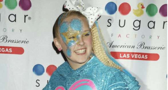 Is Jojo Siwa Gay? Unique Youtuber Posted On 5 Months To 'Best Girlfriend In The World,' 'Changed My Life For Forever'; Siwa Comes Out As ... Ky-Sexual 1 is jojo siwa gay?