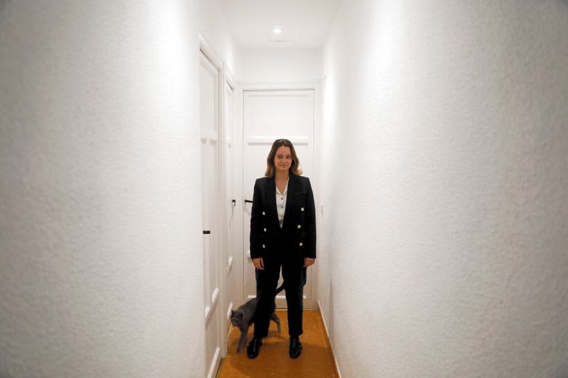 Ties And High Heels Not Really Part Of The Hybrid Office; Return Sparks More Casual, Comfortable Fashion For Work 2 464579 464579 origin 1 1
