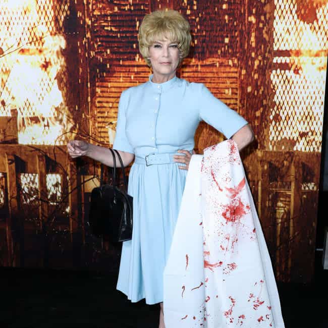 Horror Spawn Sequel: Jamie Lee Curtis Is Her Mother Janet Leigh In 'Psycho' In Origin-Story Costume At Last 'Halloween' Premiere 1 jamie lee curtis is mother