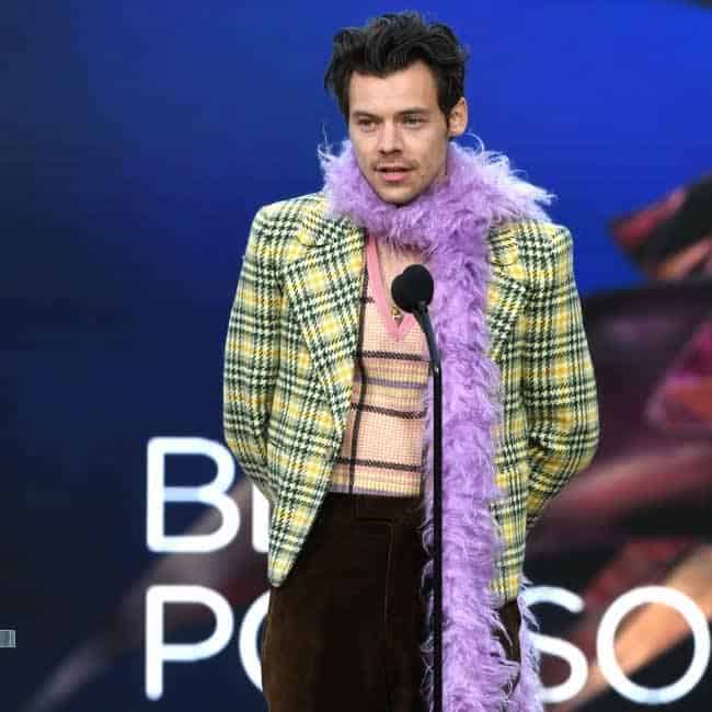 Chloé Zhao Has 'Kept Tabs' On Harry Styles Since Dunkirk 1 467273 origin 1