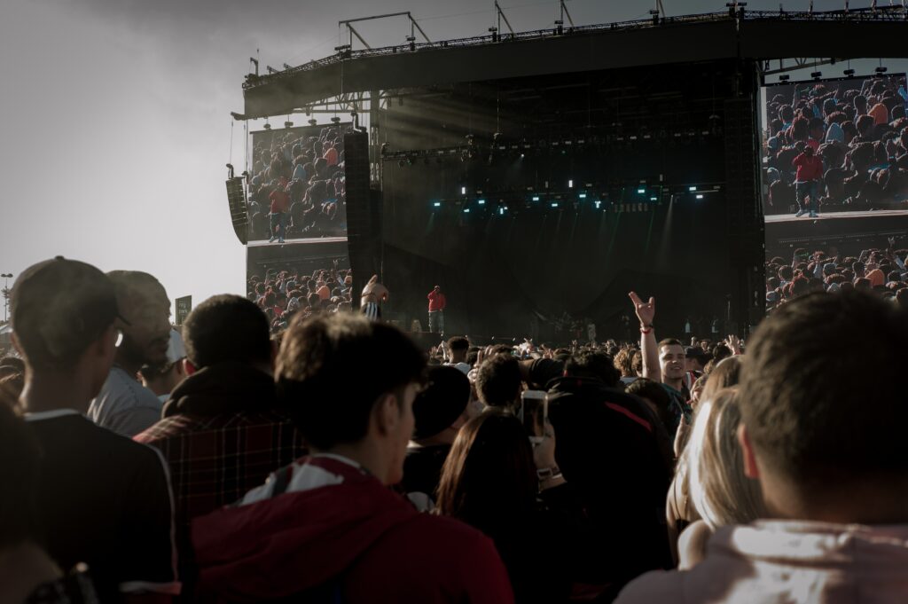 Astroworld Stampede: 8 Die; Narcan Revives Officer 'Who Felt A Prick In His Neck'; Travis Scott Concert Festival Gets Criminal Probe 2 alexander londono Tmgj0Lk d4g unsplash
