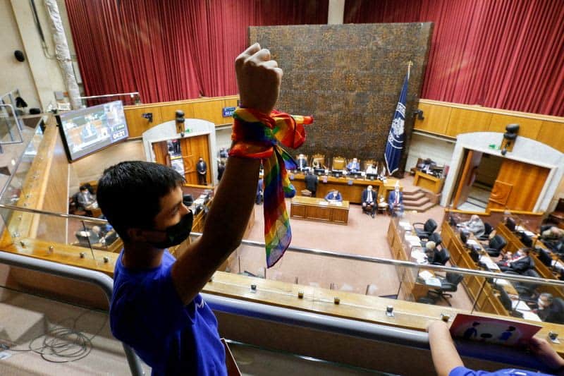 'Love Is Love:' Chile Legalizes Same-Sex Marriage In Historic Vote 3 470329 470329 origin 1 2