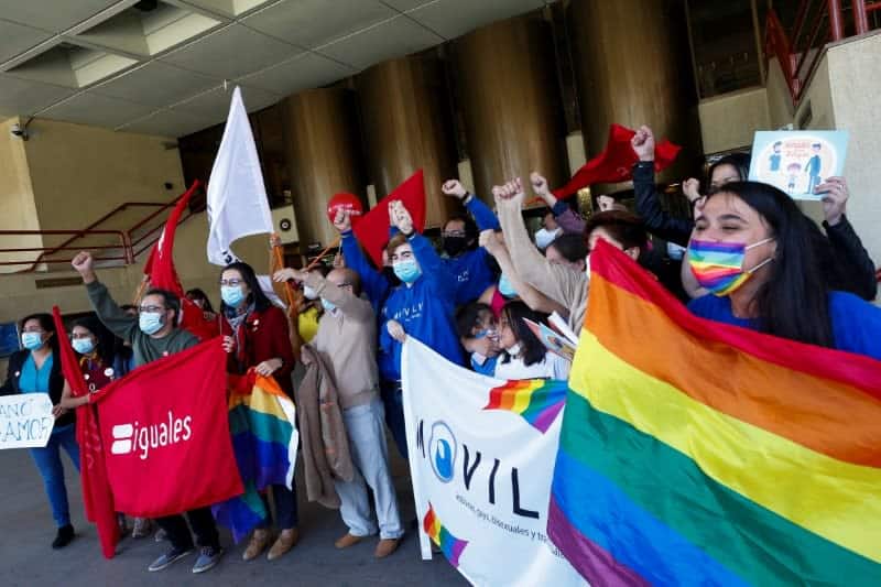 'Love Is Love:' Chile Legalizes Same-Sex Marriage In Historic Vote 1 470329 origin 1