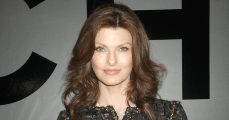 Supermodel Linda Evangelista Seen Publicly For The First Time Without Mask After Botched Surgery 3 497523 497523 origin 1 2