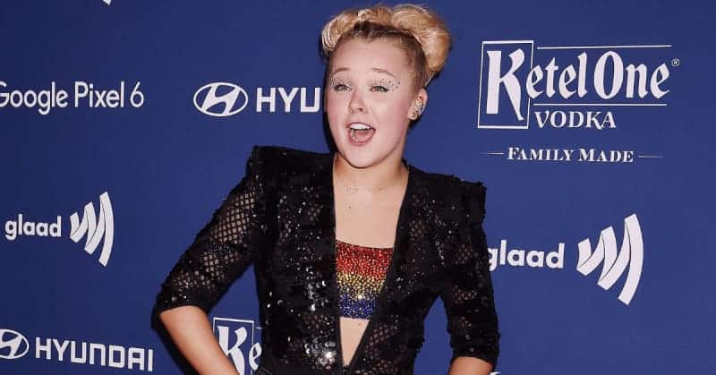 Jojo Siwa Claims She 'Wasn'T Invited' To The Kids' Choice Awards, Spills Awards Show Still Played Her Music 4 507187 507187 origin 1 3