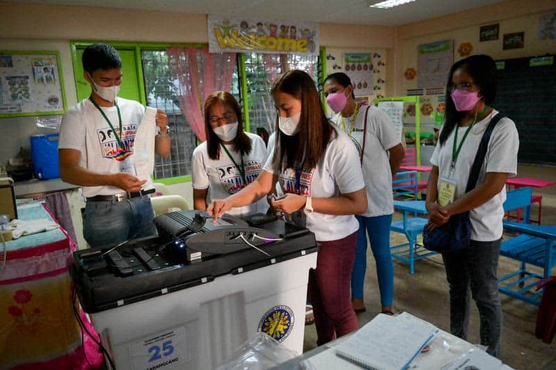 Son Of Late Philippine Dictator Marcos Takes Big Lead In Unofficial Vote Count 3 516813 516813 origin 1 2
