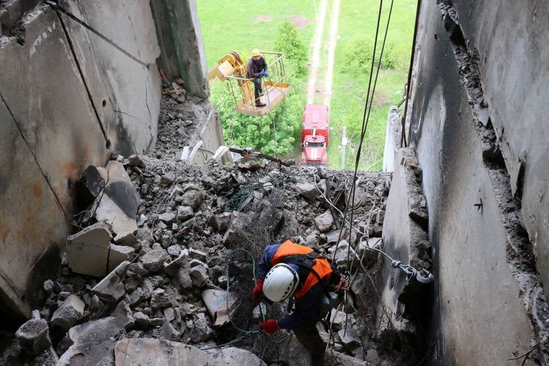 More Than 250 Ukrainian Troops Surrender As Mariupol Siege Appears Over 9 521871 521871 origin 1 8