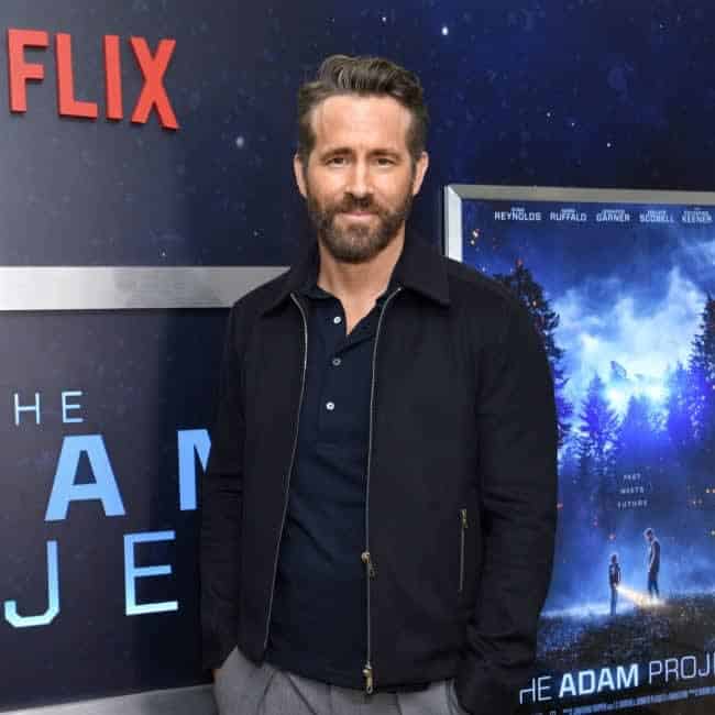 Ryan Reynolds Recalls Brothers 'Saving' Him From Dad'S Anger With Earrings 1 522902 origin 1