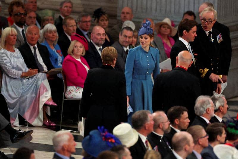 Queen Elizabeth Thanked For Being 'Still In The Saddle' After 70 Years 5 583198 583198 origin 1 4