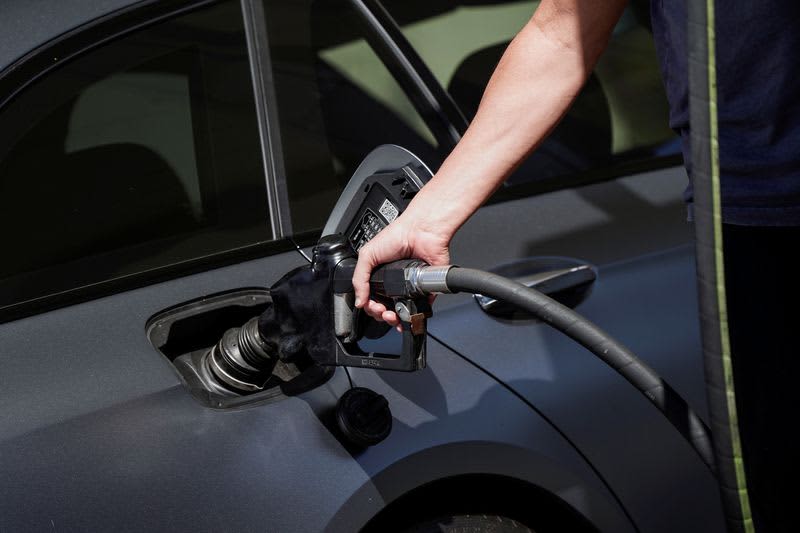 U.s. Gasoline Average Price Tops $5 Per Gallon In Historic First 1 585226 origin 1