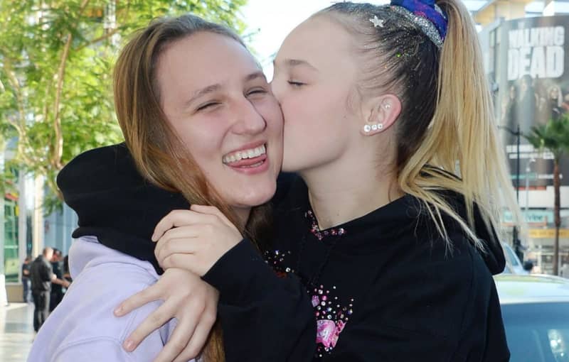Jojo Siwa Slammed For Saying She Doesn'T Like The Word 'Lesbian' 3 605329 605329 origin 1 2