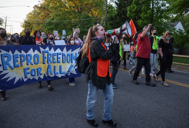 U.s. Clinics Scramble As Courts, Politicians Battle Over Abortion Restrictions 2 637878 637878 origin 1 1